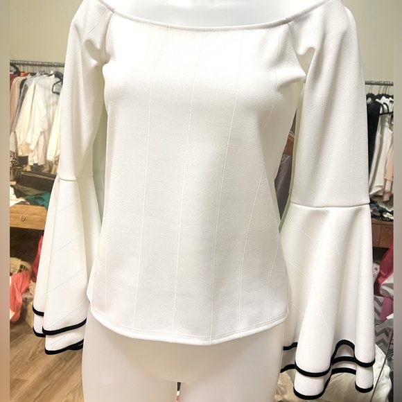 Beautiful Classy Bell Sleeve Off the Shoulder Top by Bar lll size Small - Picture 1 of 4